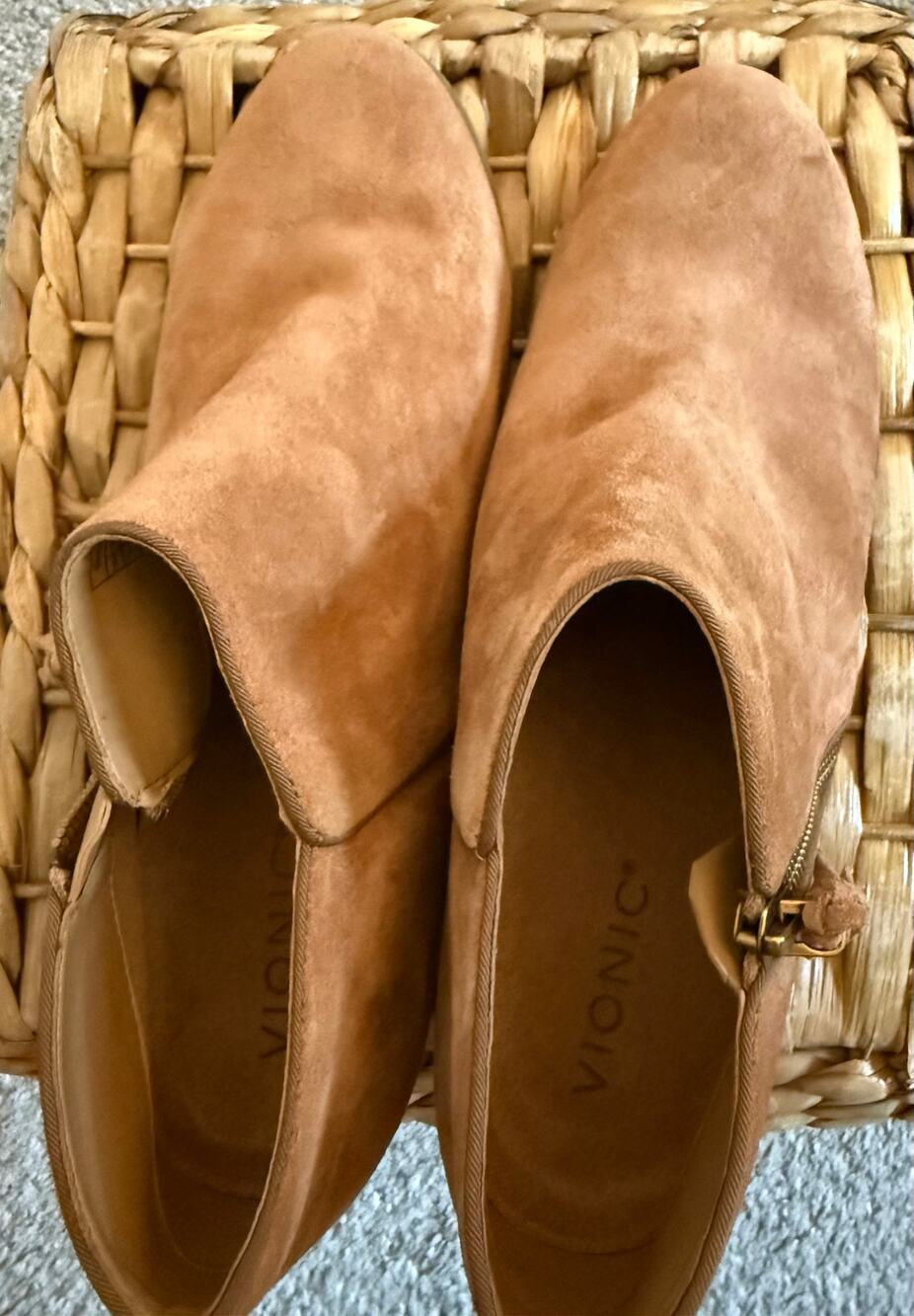 Women's Vionic Shyanne Caramel Suede Ankle Boots Size 11